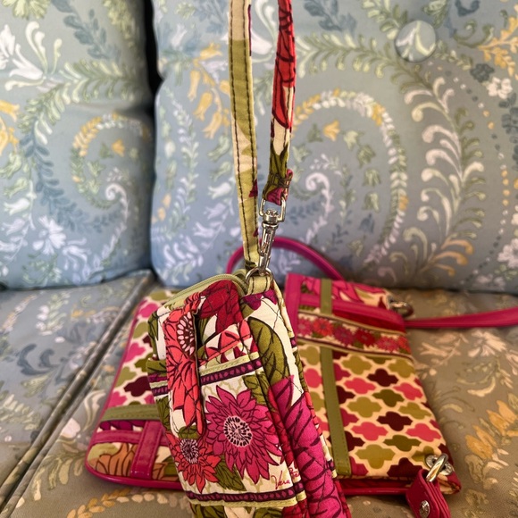 Vera Bradley Hello Dahlia print Crossbody Purse and Matching Wallet Set - Picture 6 of 13